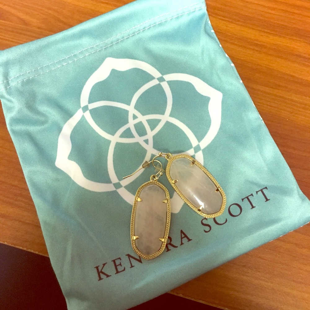 Kendra Scott Elle Earrings In Rose Quartz