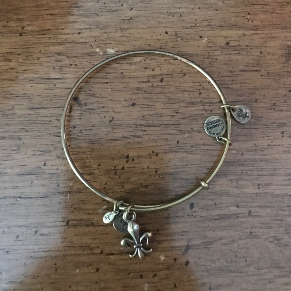 Fleur de leis Alex and Ani