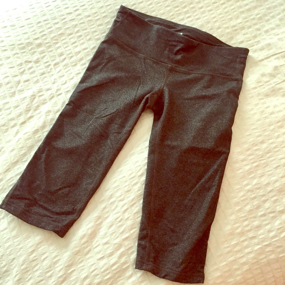 GAPfit workout capris