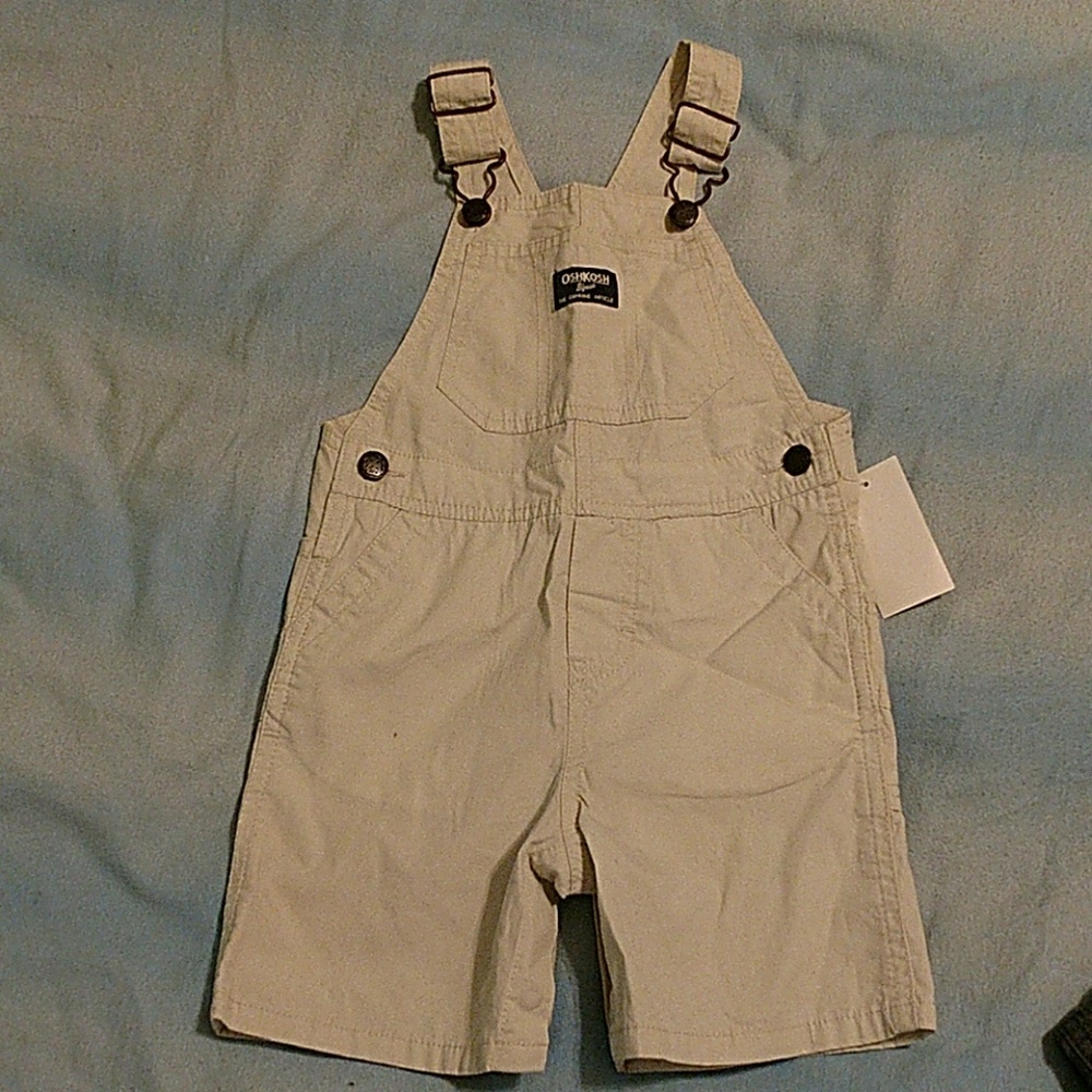 OSHKOSH B'GOSH CREAM SHORT OVERALLS