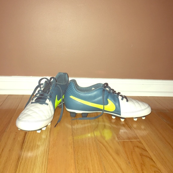 Nike cleats - Picture 1 of 1