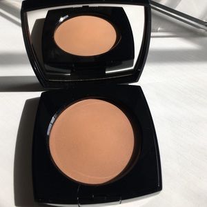 Chanel Les Beiges No 50.