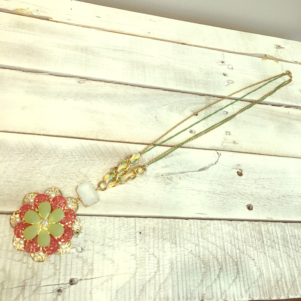 Flower 🌺 pendant chain necklace