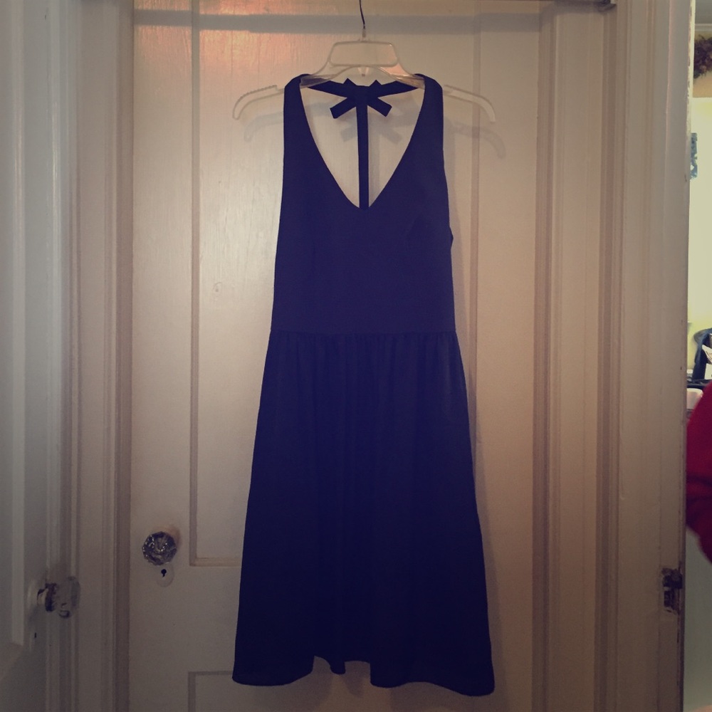 Cute navy blue dress!