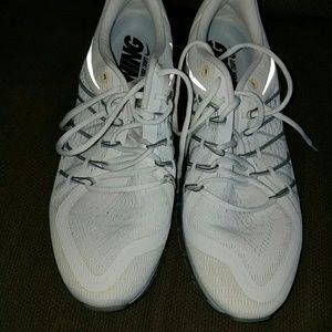 Men's running shoes