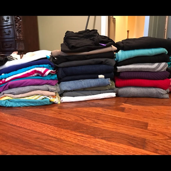MATERNITY CLOTHES - Picture 1 of 2