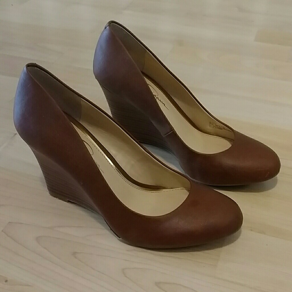 Jessica Simpson Cash wedges almond color 7.5