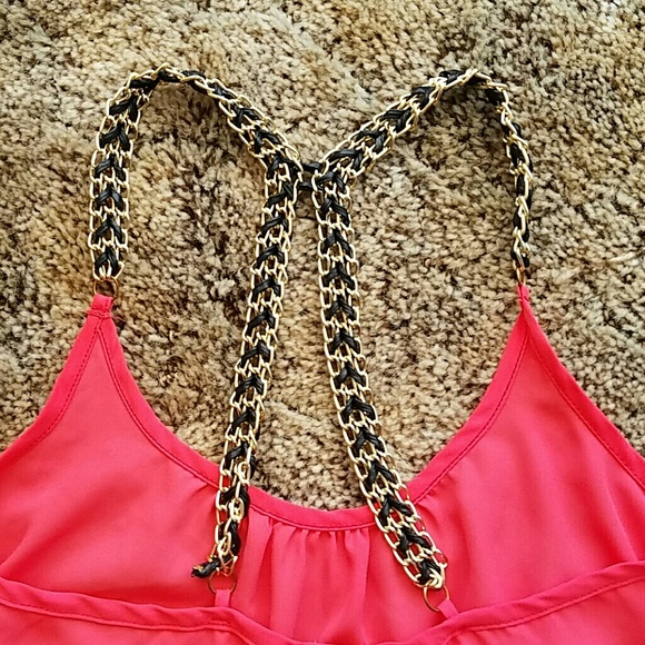 Cute top - Picture 2 of 3