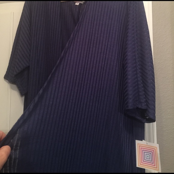 LuLaRoe small blue Lindsay - Picture 2 of 3