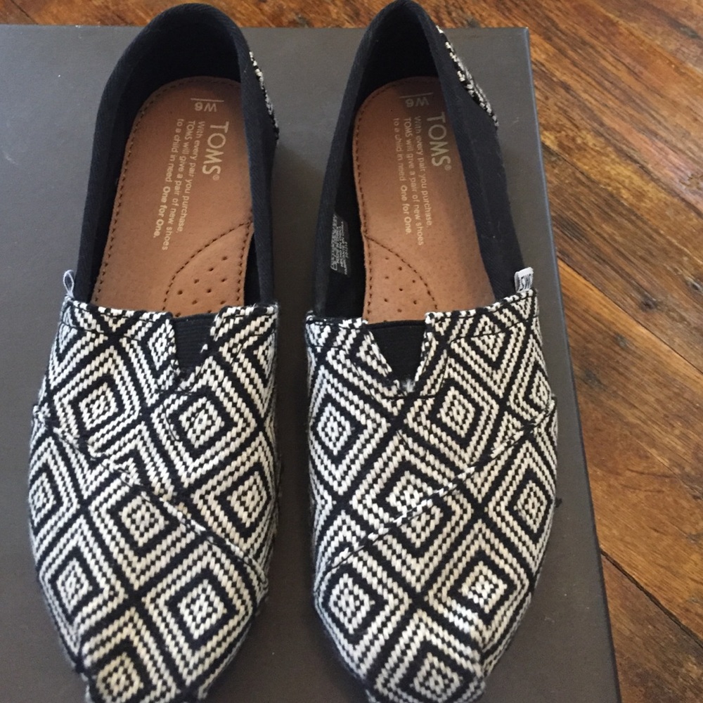 TOMS shoes