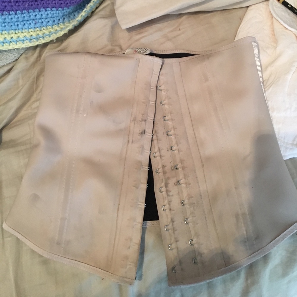 Waist trainer !!!! Works great !!!