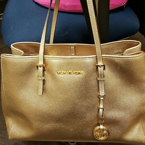 Sold elsewhereMichael Kors Jet Set Gold Tote Purse