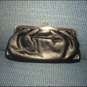 Black clutch