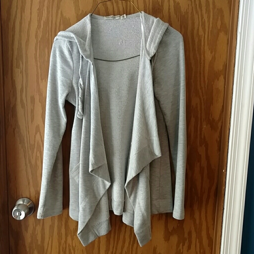 Lightweight sweater with pockets!