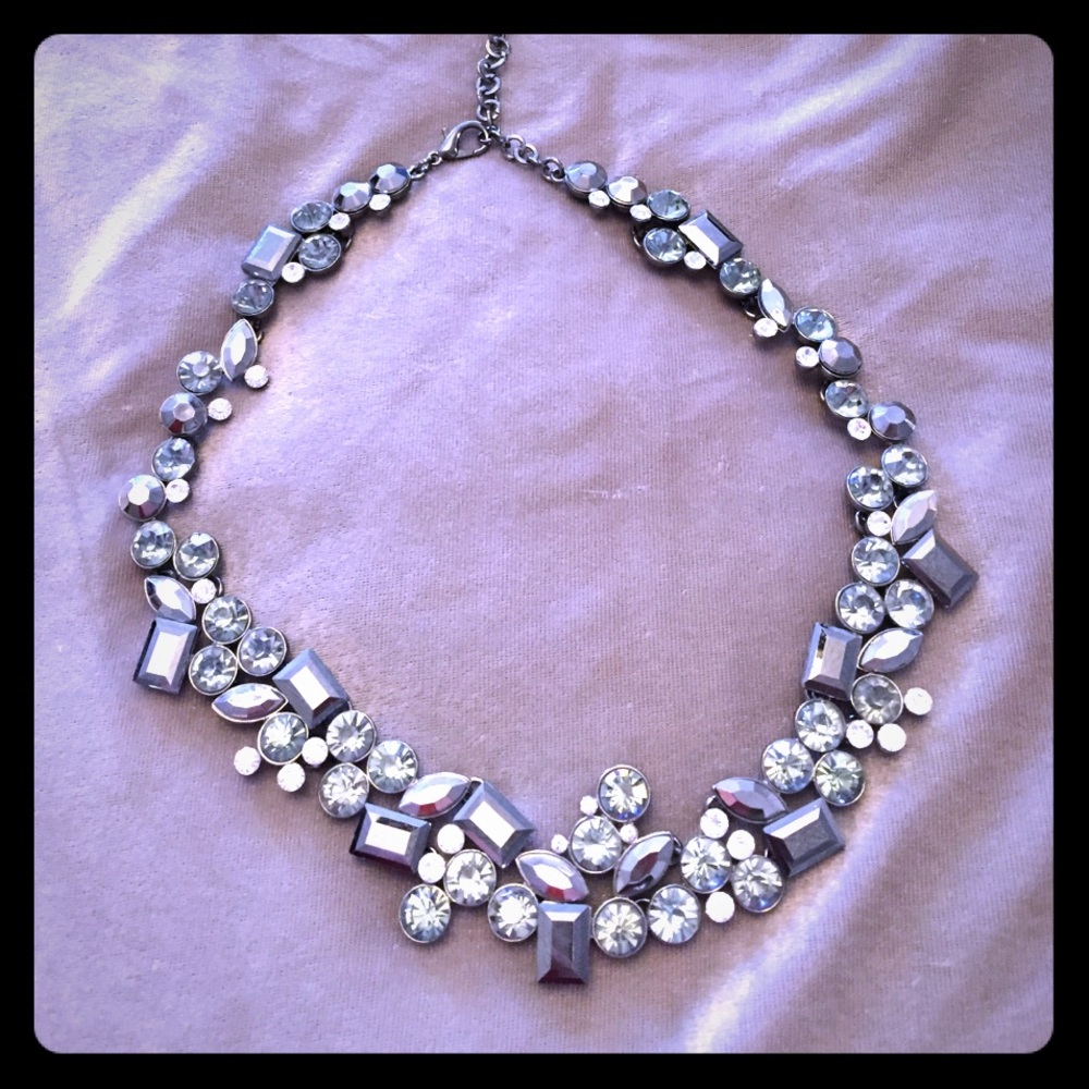 👠 3 for $15 - Statement necklace