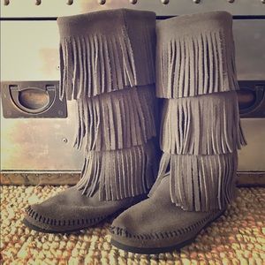 Minnetonka grey fringe boots