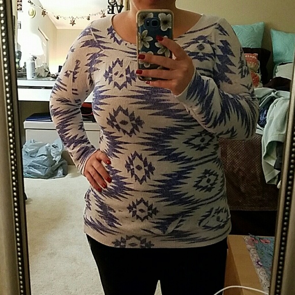 Super cute sweater! - Picture 3 of 3