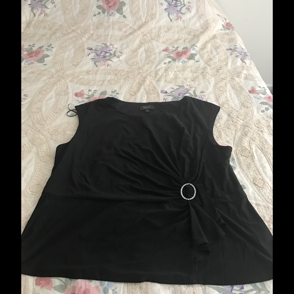 Black.. formal top... cap sleeves.. size 22...