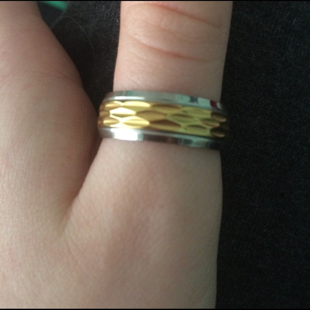Ring - Picture 2 of 2