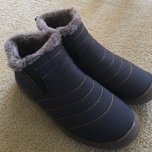 Indoor/outdoor waterproof men's slippers