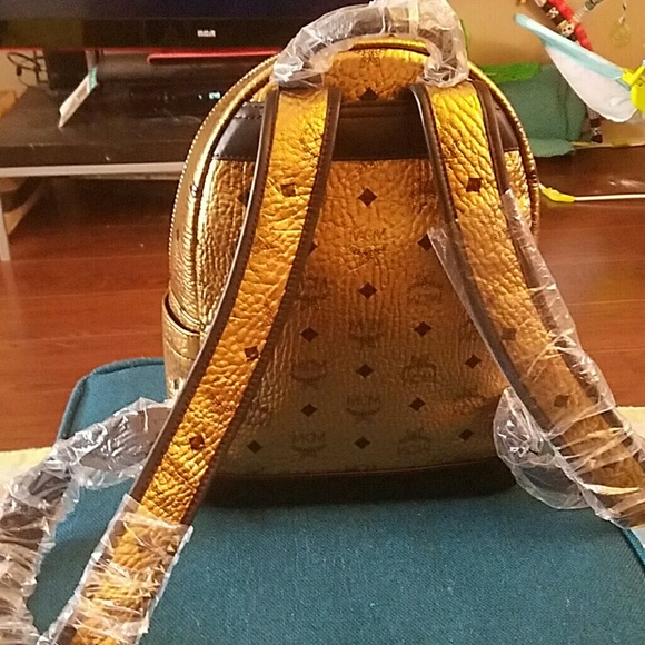 MCM Small Gold Exclusive Backpack - Picture 3 of 6