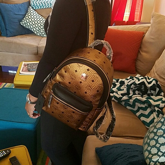 MCM Small Gold Exclusive Backpack - Picture 5 of 6