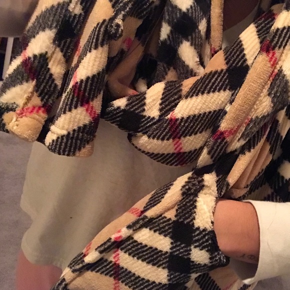 Super comfy scarf!! - Picture 3 of 3