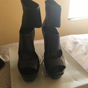 Jessica Simpson "Taipo" Wedge