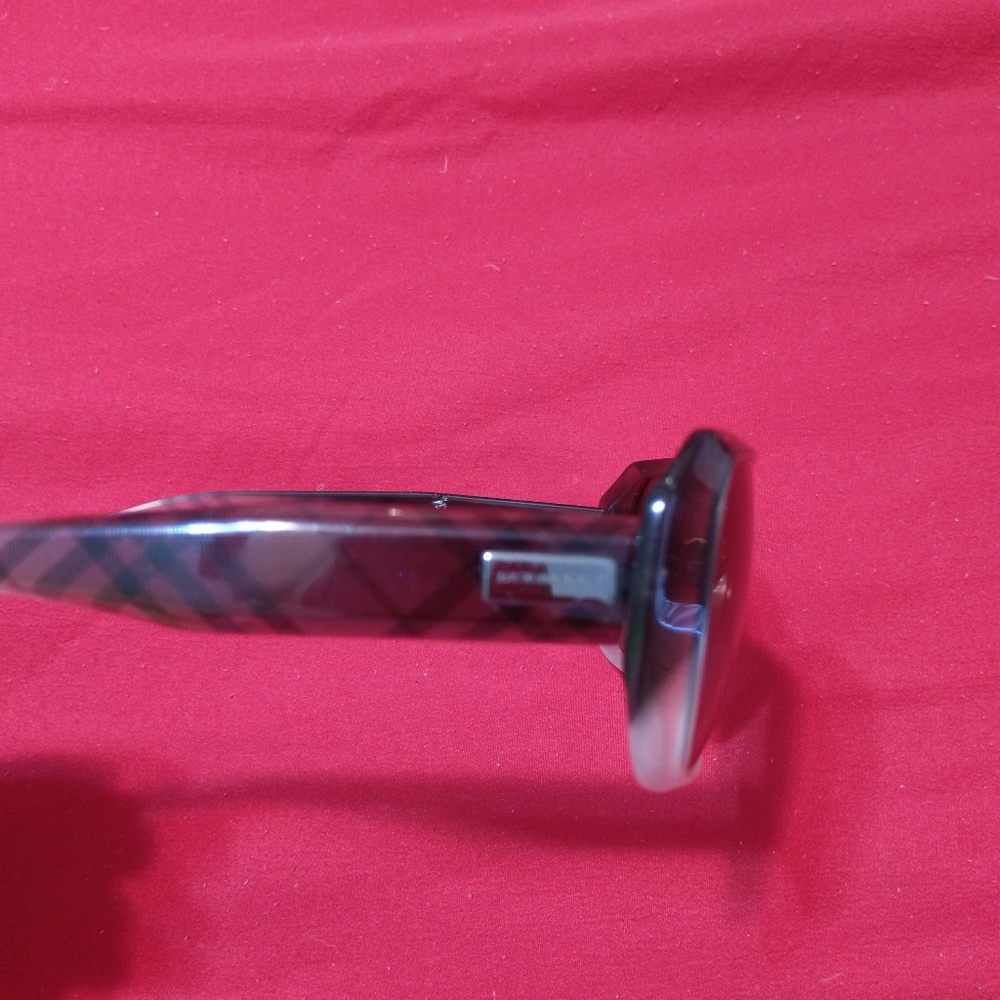 Authentic Burberry Sunglasses - image 4