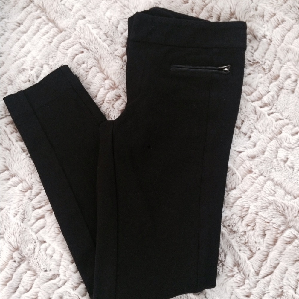 Black skinny pants