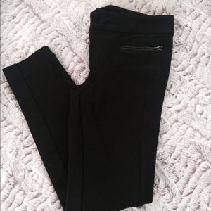 Black skinny pants