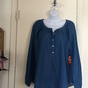 🎉REDUCED🎉 New Denim Light Wash Top💖