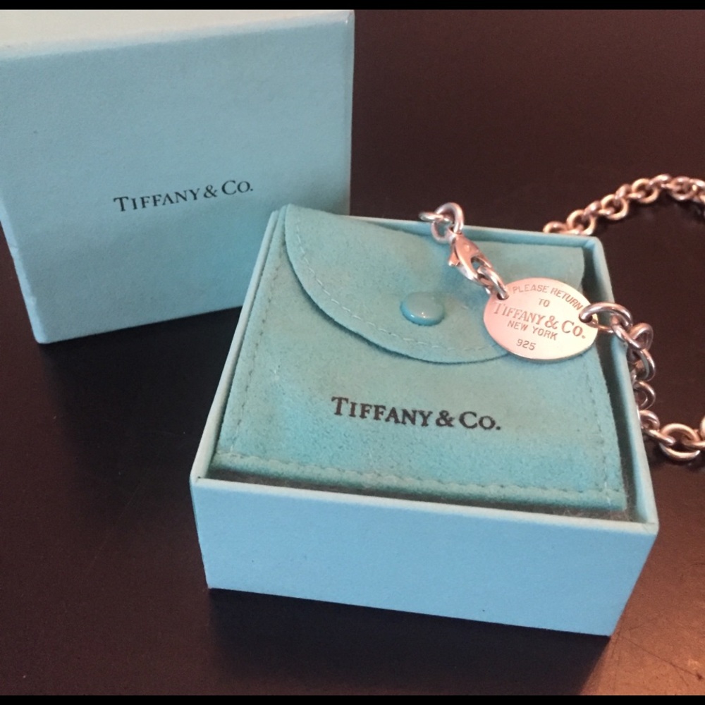 Tiffany and Co. oval chain necklace