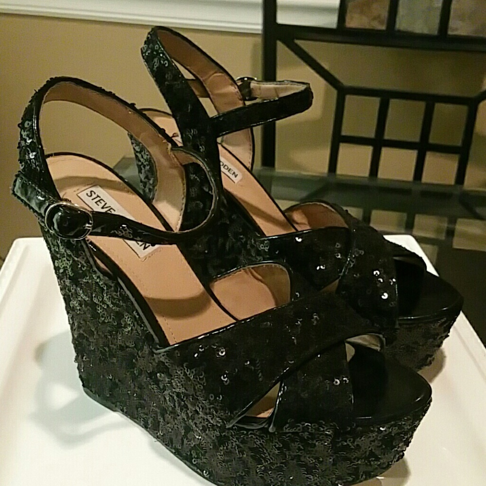 Steve Madden platform wedge