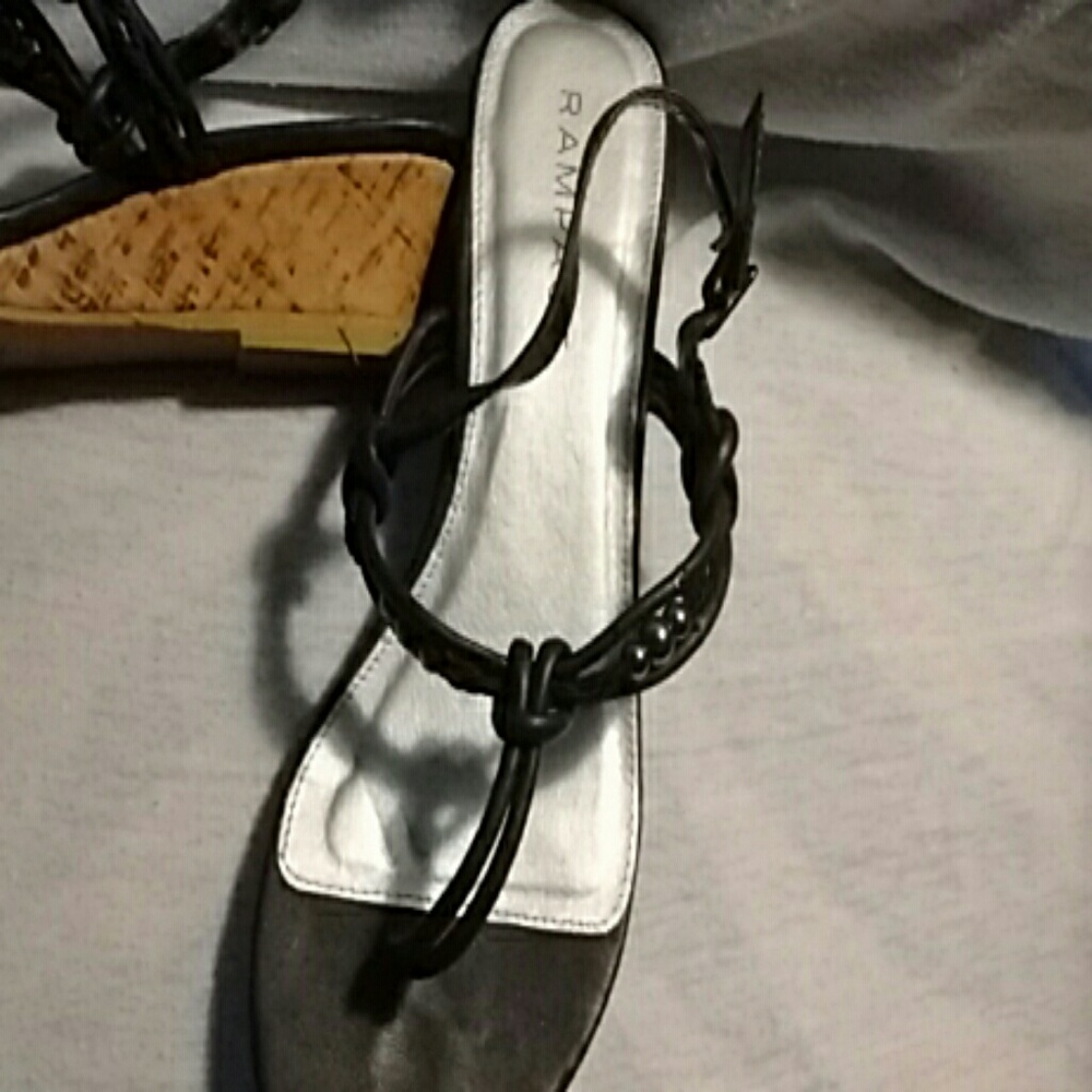 Sandals - Picture 3 of 4