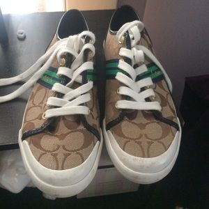 Coach sneaks size 7