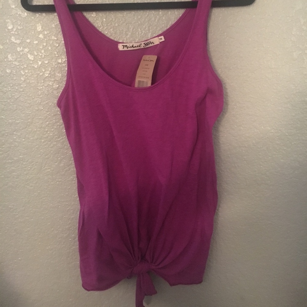Michael stars tie front scoop tank in rich orchard