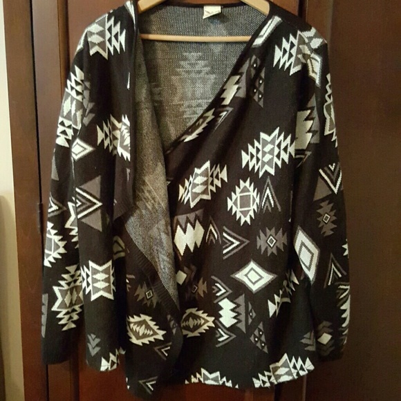 Faded Glory Aztec print sweater - Picture 1 of 3
