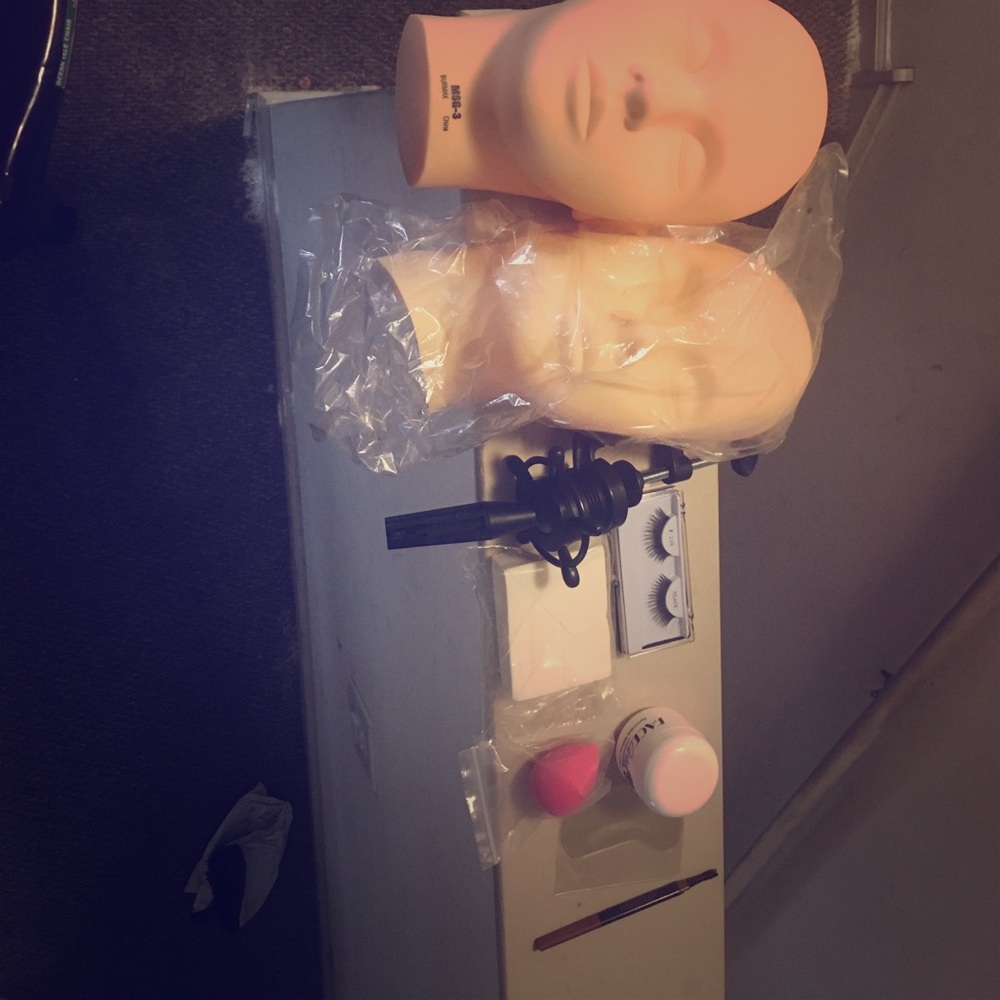 Make up mannequin complete set