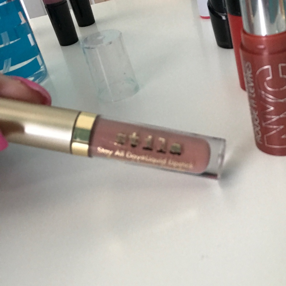 liquid lip stick
