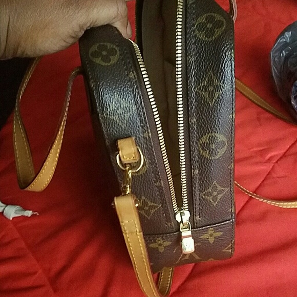 Authentic Louis Vuitton Crossbody - Picture 4 of 8