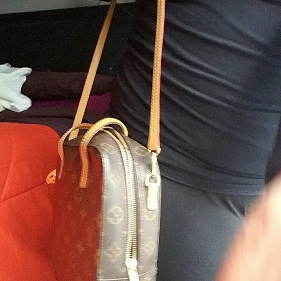 Authentic Louis Vuitton Crossbody - Picture 5 of 8