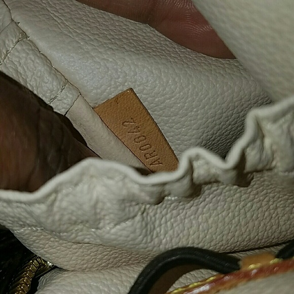 Authentic Louis Vuitton Crossbody - Picture 6 of 8