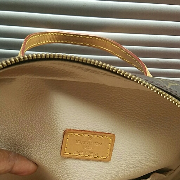 Authentic Louis Vuitton Crossbody - Picture 7 of 8