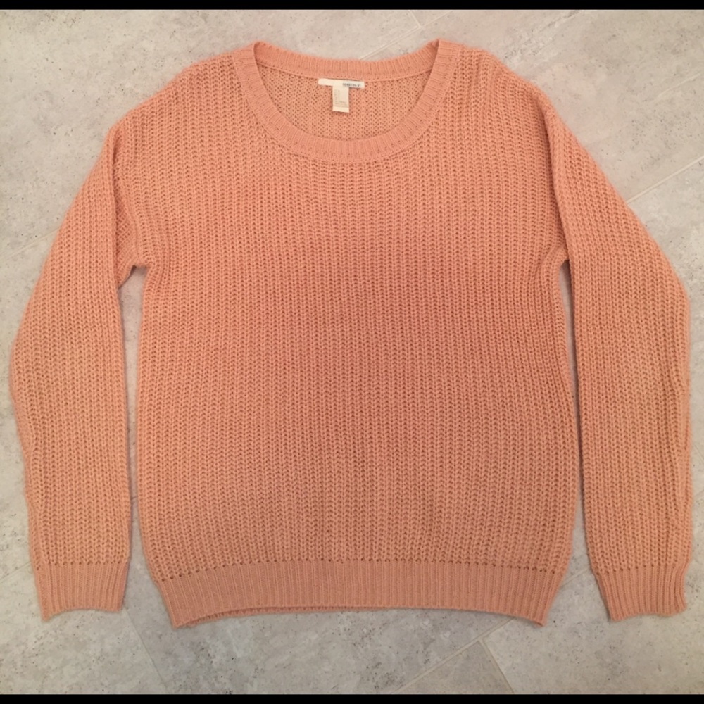 Cute sweater!
