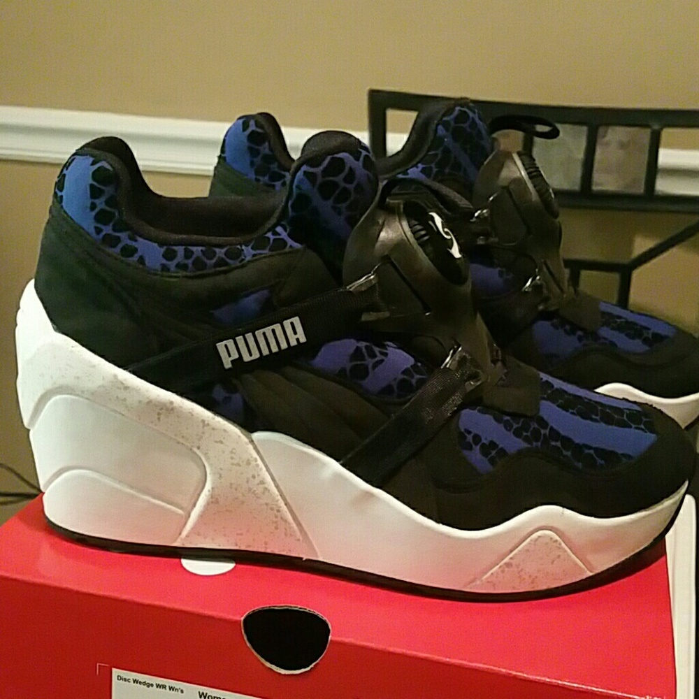 Puma disc wedge sneaker with box