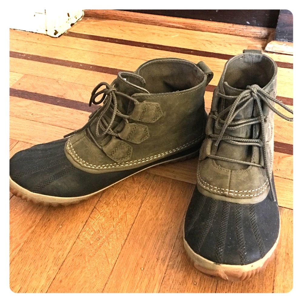 Sorel "out & about" boots, sz 8 (fit more like 7)