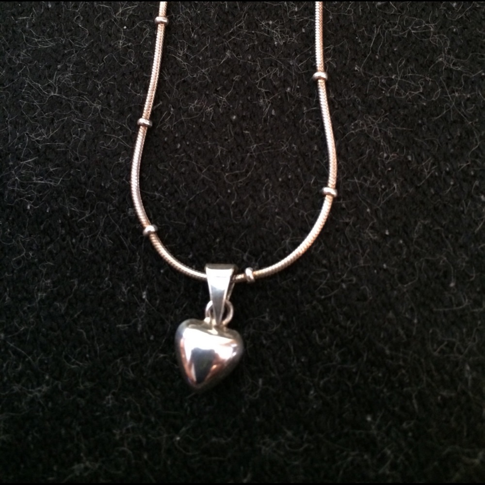 925 sterling silver necklace w/ heart
