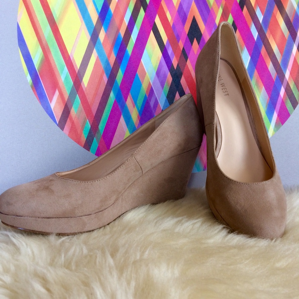 Dusky rose wedges NWOT