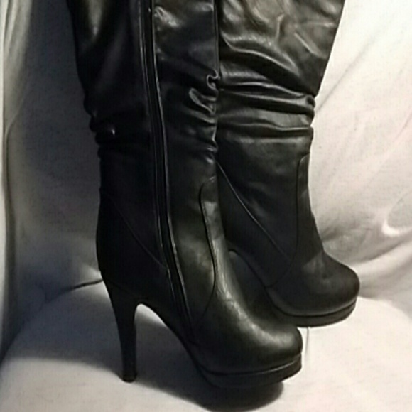 Boots - Picture 3 of 6